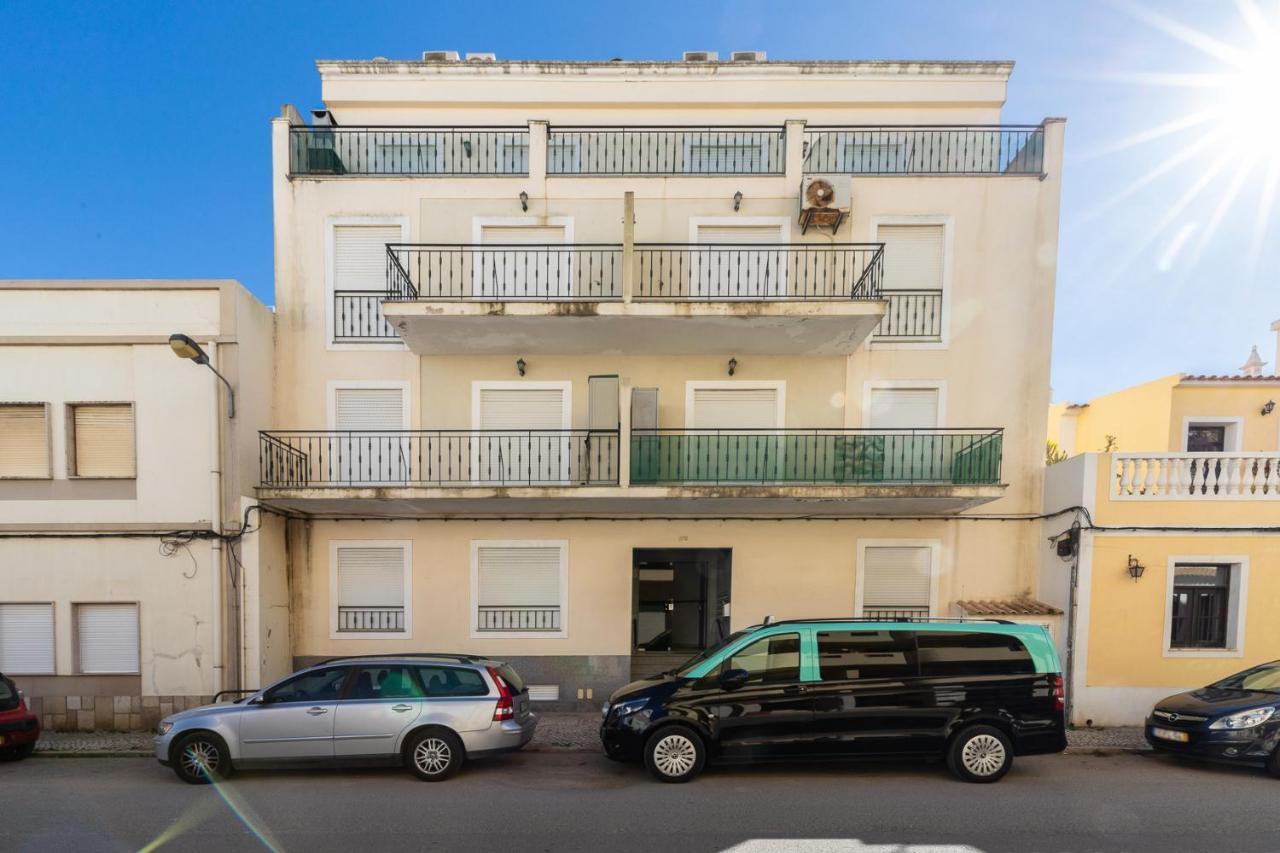 Beach Front View Armacao De Pera Flat Exterior photo